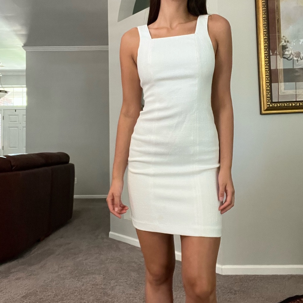 EUC White Club Monaco Form Fitting Cocktail Dress
